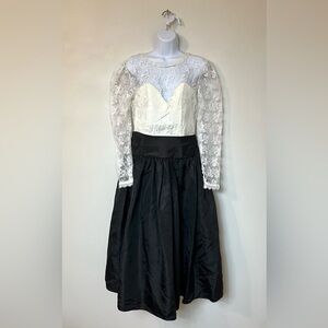 Vintage 80's GUNNE SAX Black & White Lace Cottage Core Victorian Dress 11